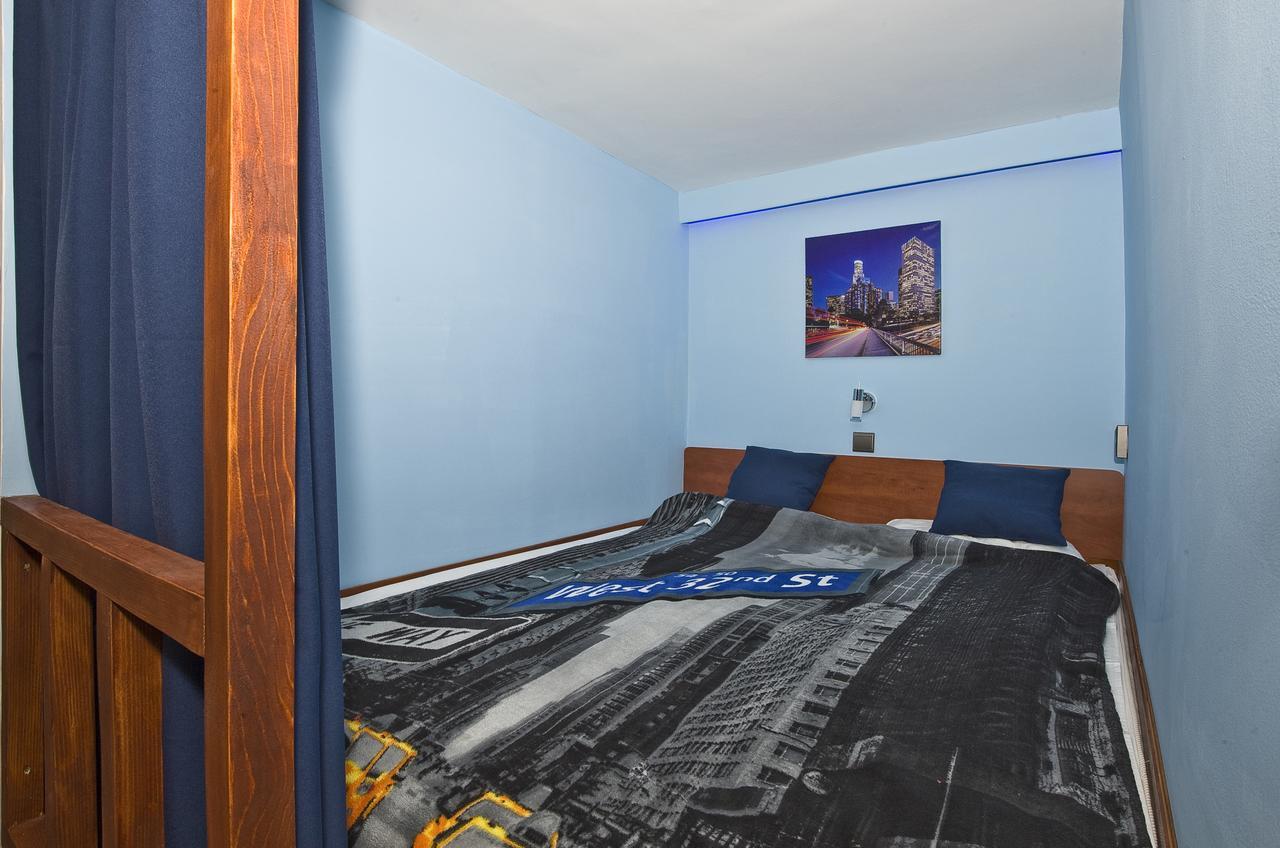 Metropolis Hostel Budapest Esterno foto