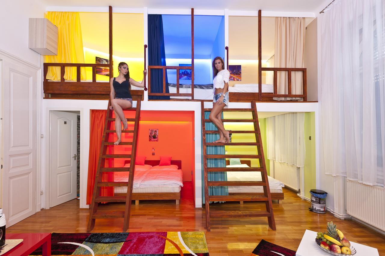 Metropolis Hostel Budapest Esterno foto