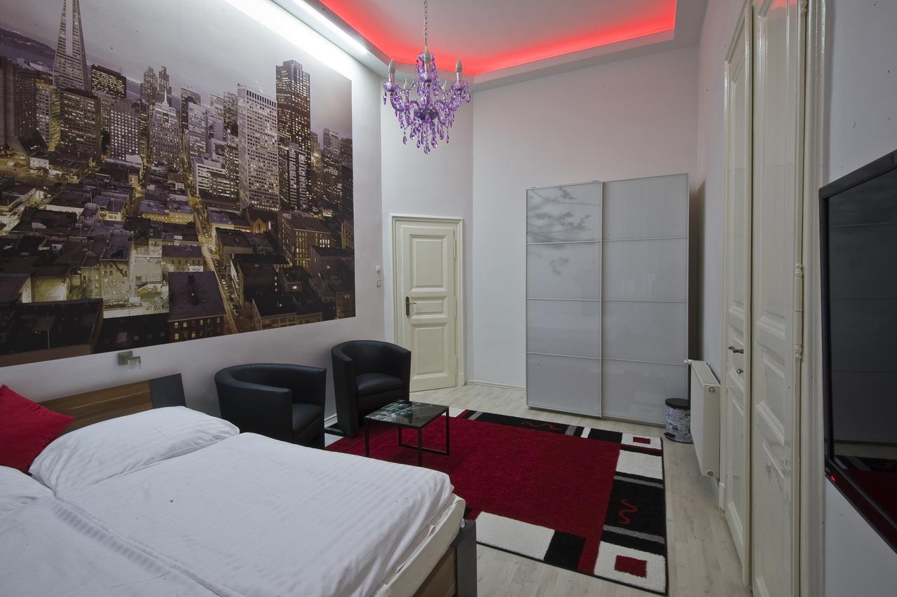 Metropolis Hostel Budapest Esterno foto
