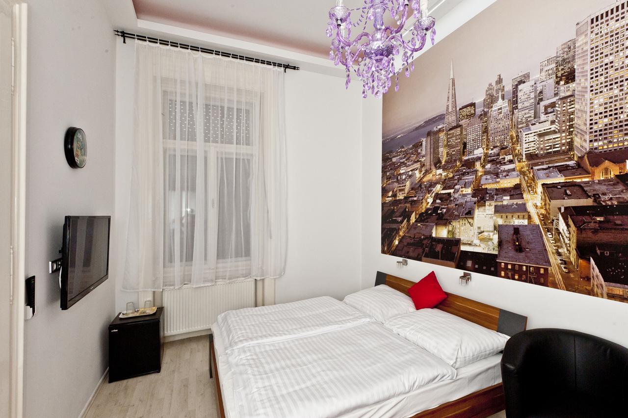 Metropolis Hostel Budapest Esterno foto