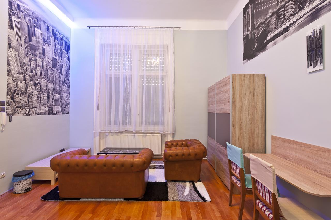 Metropolis Hostel Budapest Esterno foto