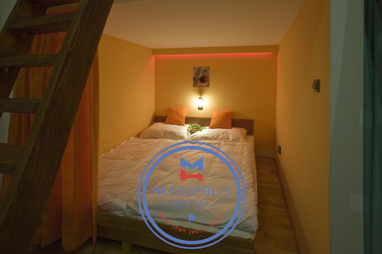 Metropolis Hostel Budapest Esterno foto