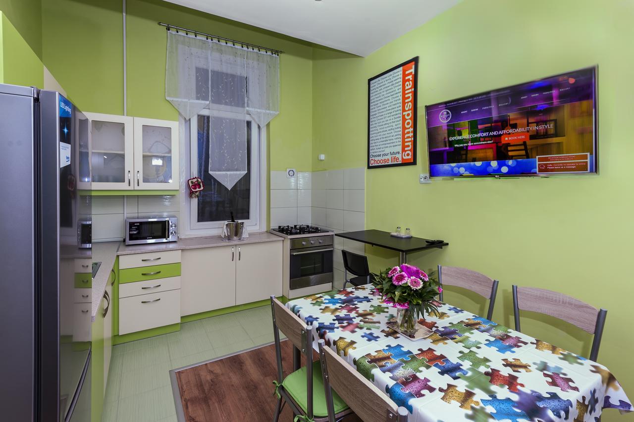 Metropolis Hostel Budapest Esterno foto