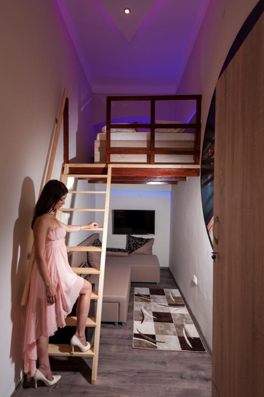 Metropolis Hostel Budapest Esterno foto